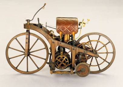 戴姆勒发明的世界上第一辆摩托车
