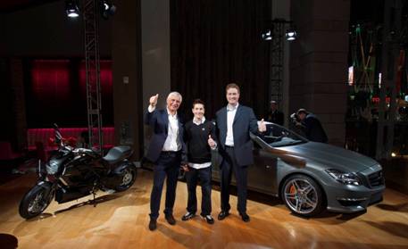 Mercedes-AMG与意大利摩托车生产商杜卡迪签